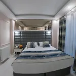 Crowned 3*