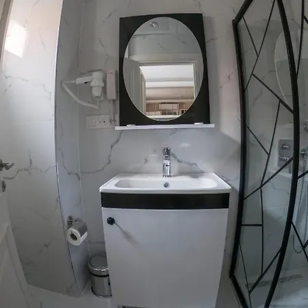 Crowned 3* Istanboel