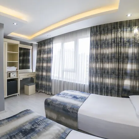 Crowned Hotel Istanboel