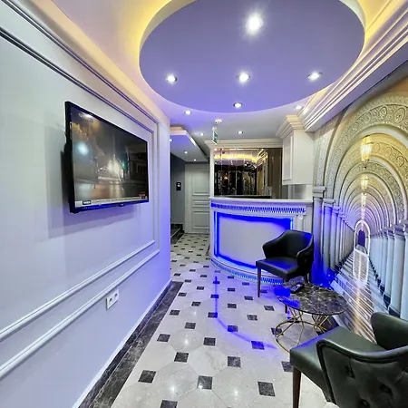 Crowned Hotel Istanbul