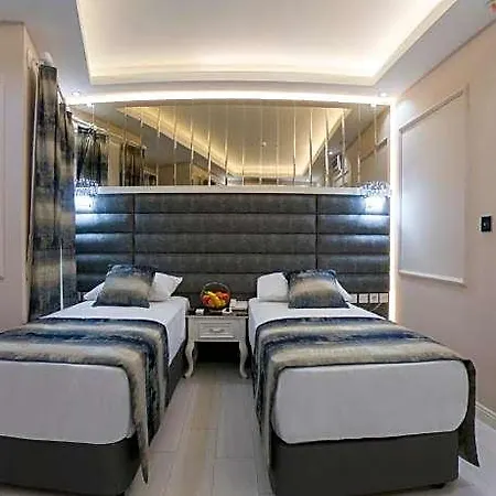 Crowned 3*