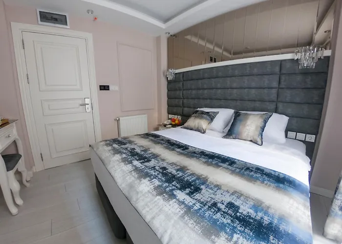 Hotel Crowned Istanbul