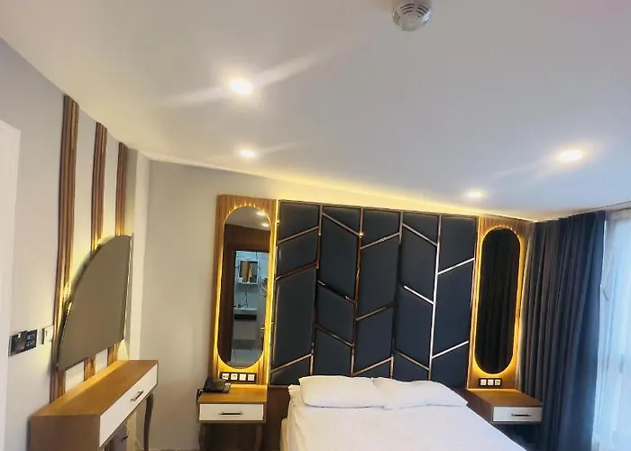 Crowned Hotel Istanbul