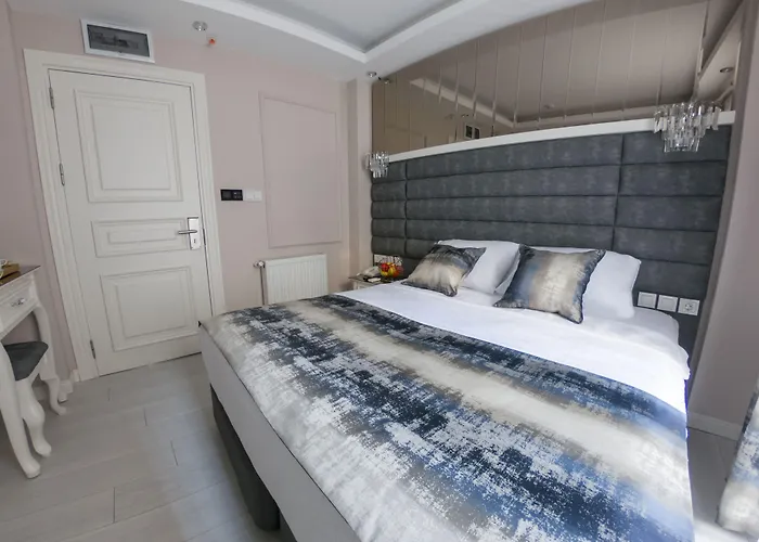 Hotel Crowned Istanbul