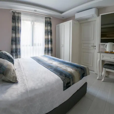 Crowned 3* Estambul