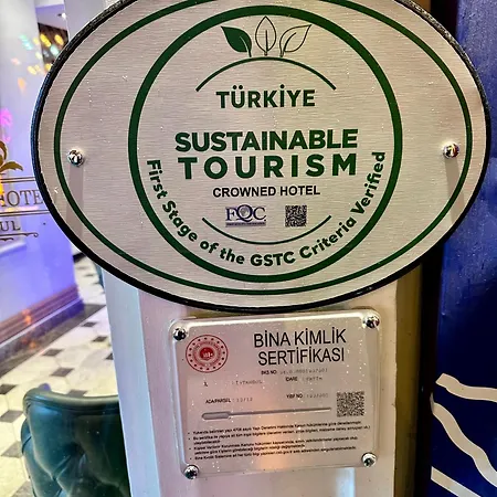 Otel Crowned 3*