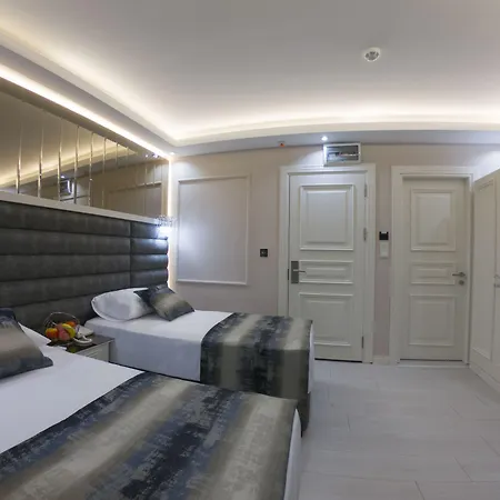Hotel Crowned 3*