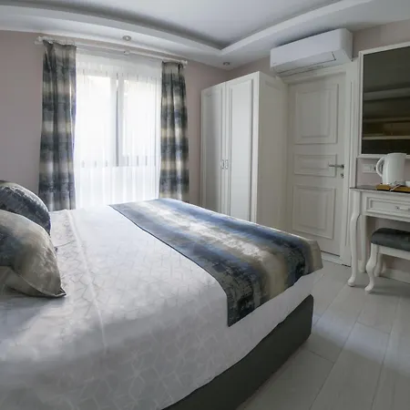 Crowned 3* Estambul